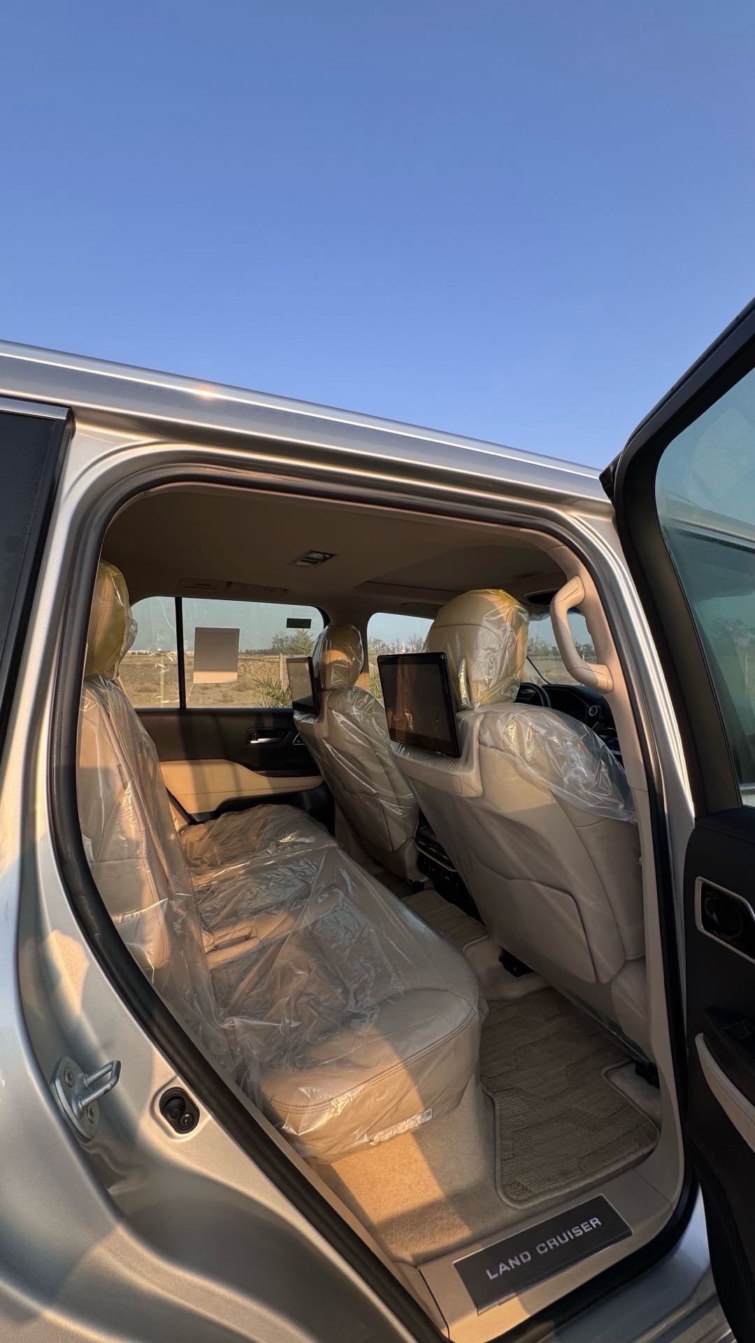 Car Image 2023 TOYOTA LAND CRUISER VX.R