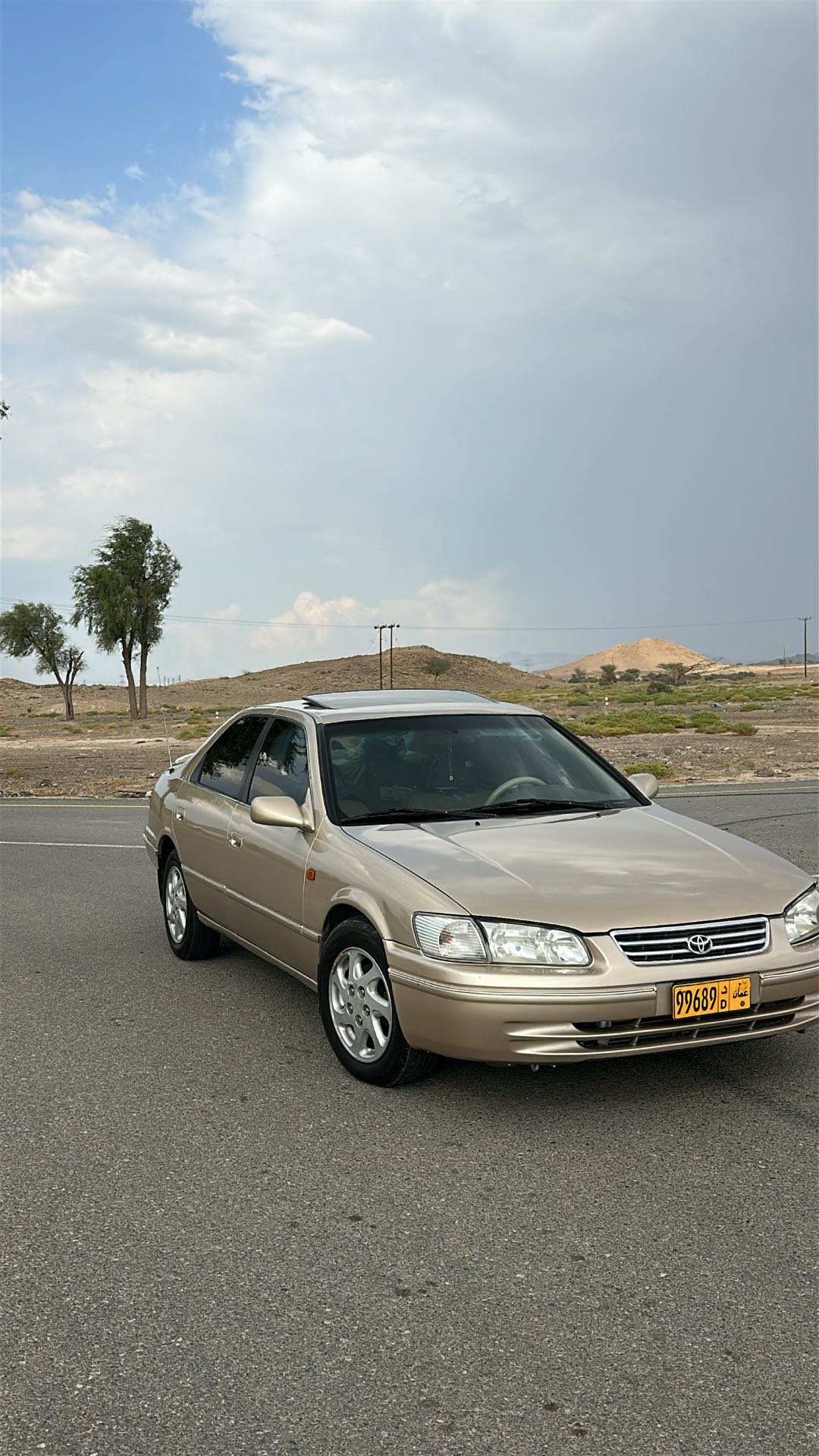 Car Image 1997 TOYOTA CAMRY XLE
