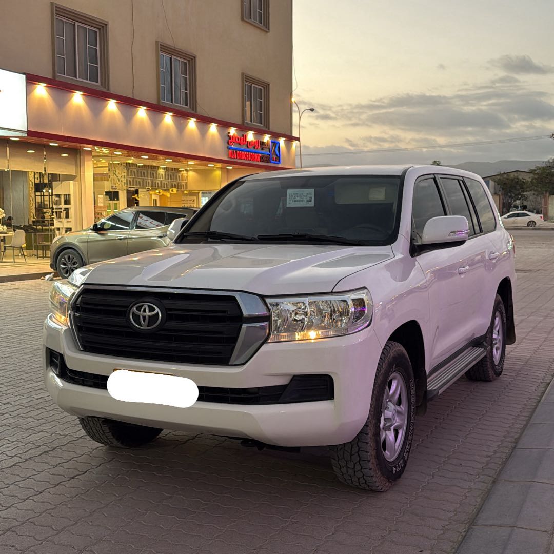 Car Image 2019 TOYOTA LAND CRUISER GX