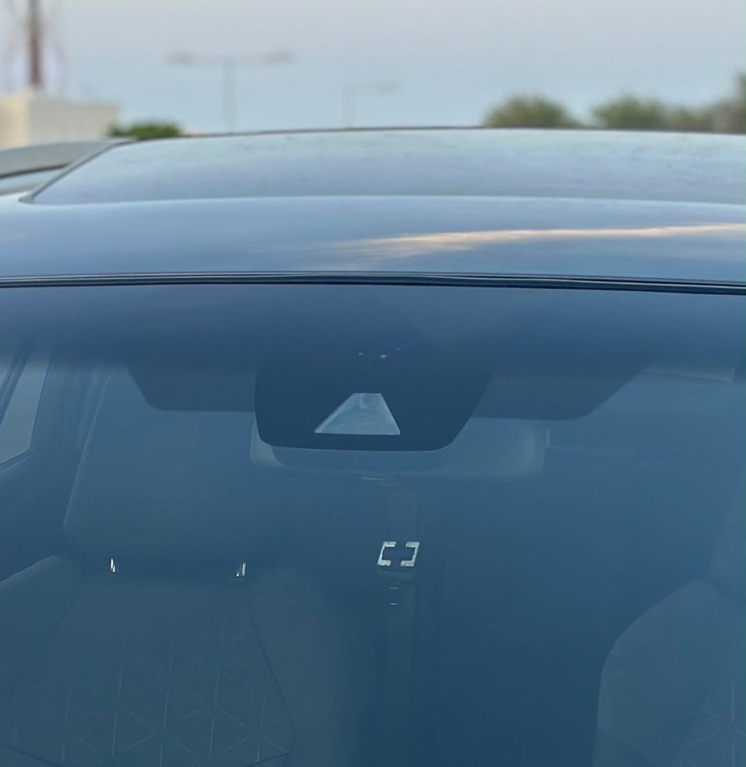 Car Image 2019 TOYOTA RAV4 XLE