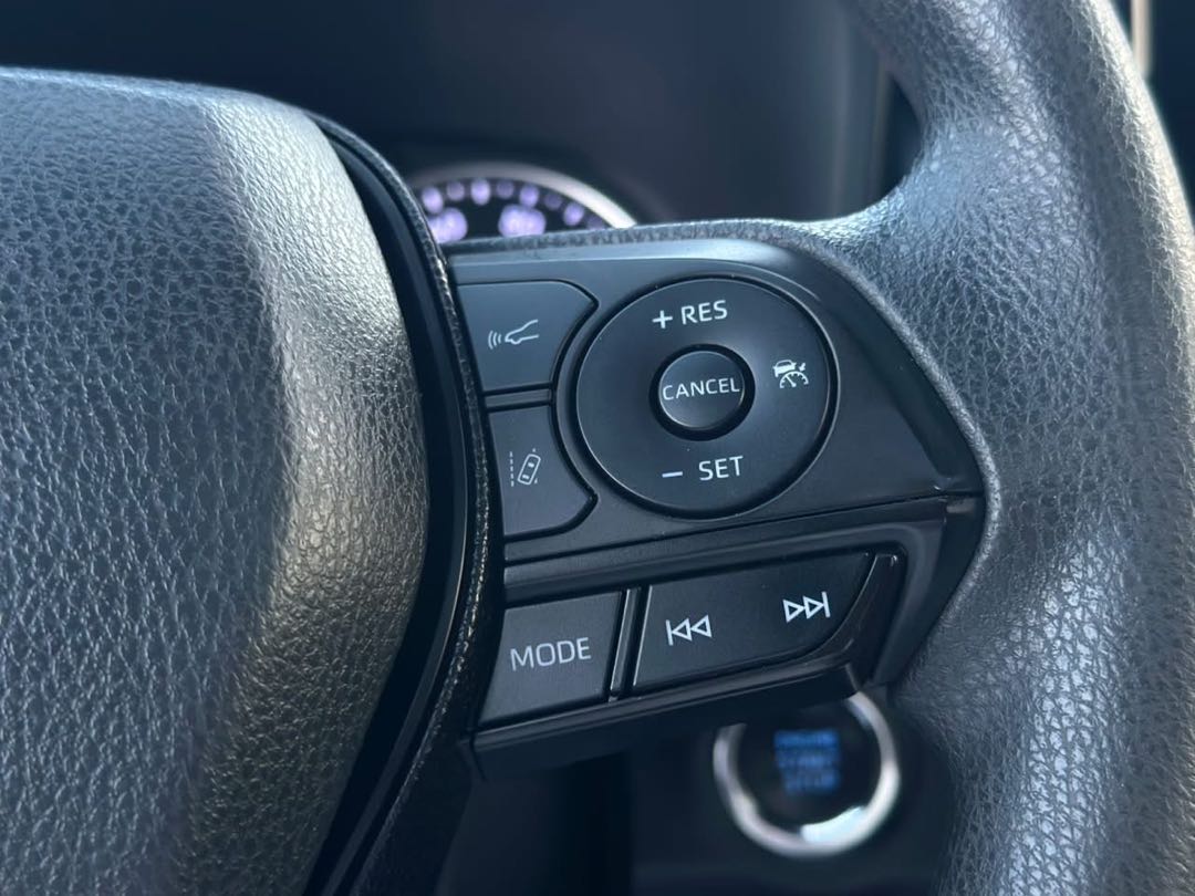 Car Image 2019 TOYOTA RAV4 XLE