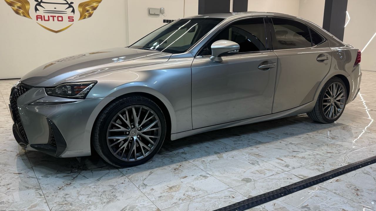 Car Image 2017 LEXUS IS 200