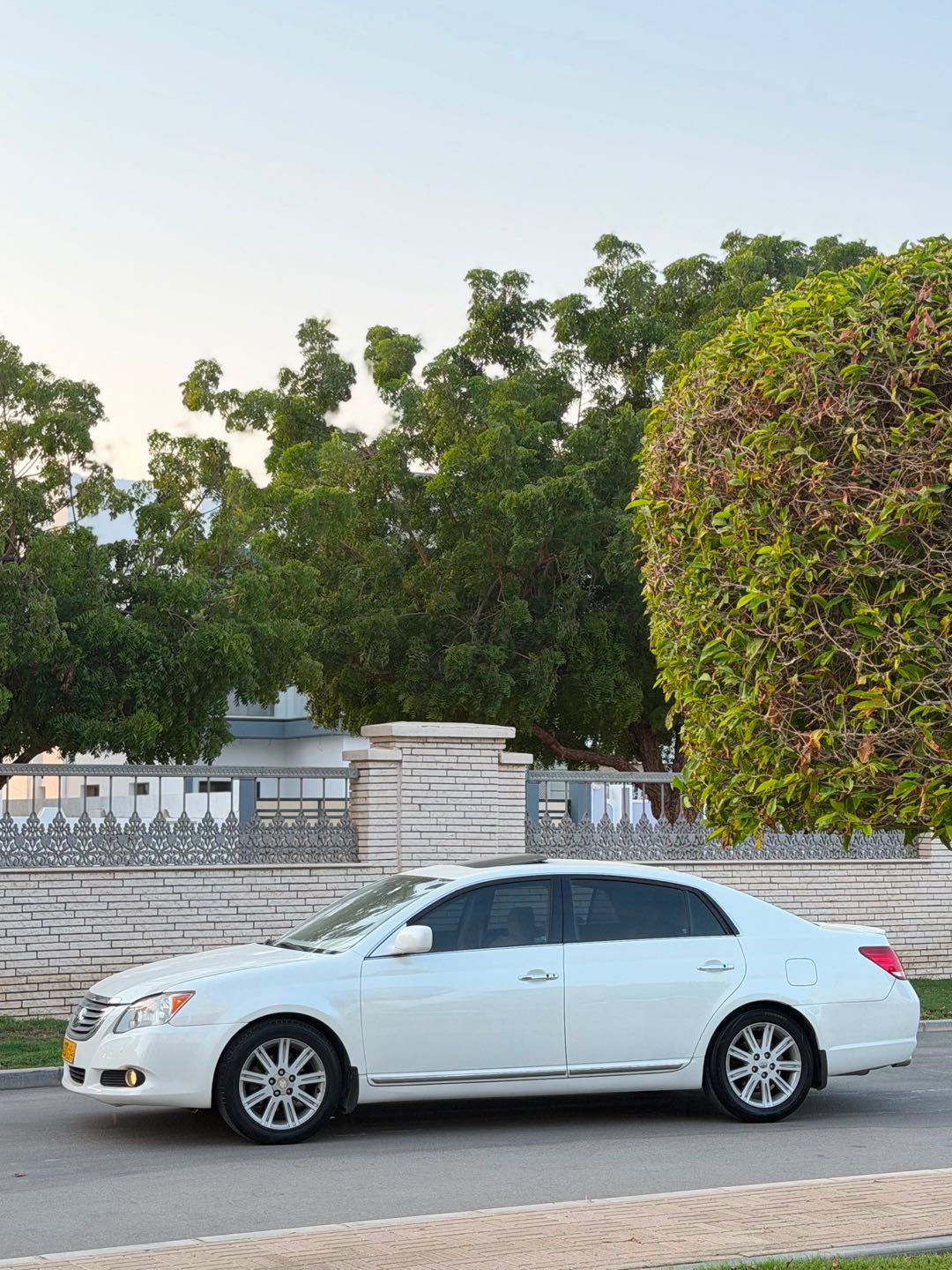 Car Image 2008 TOYOTA AVALON LIMITED