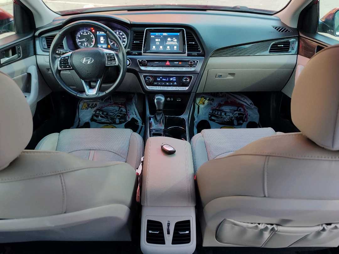 Car Image 2018 HYUNDAI SONATA LIMITED