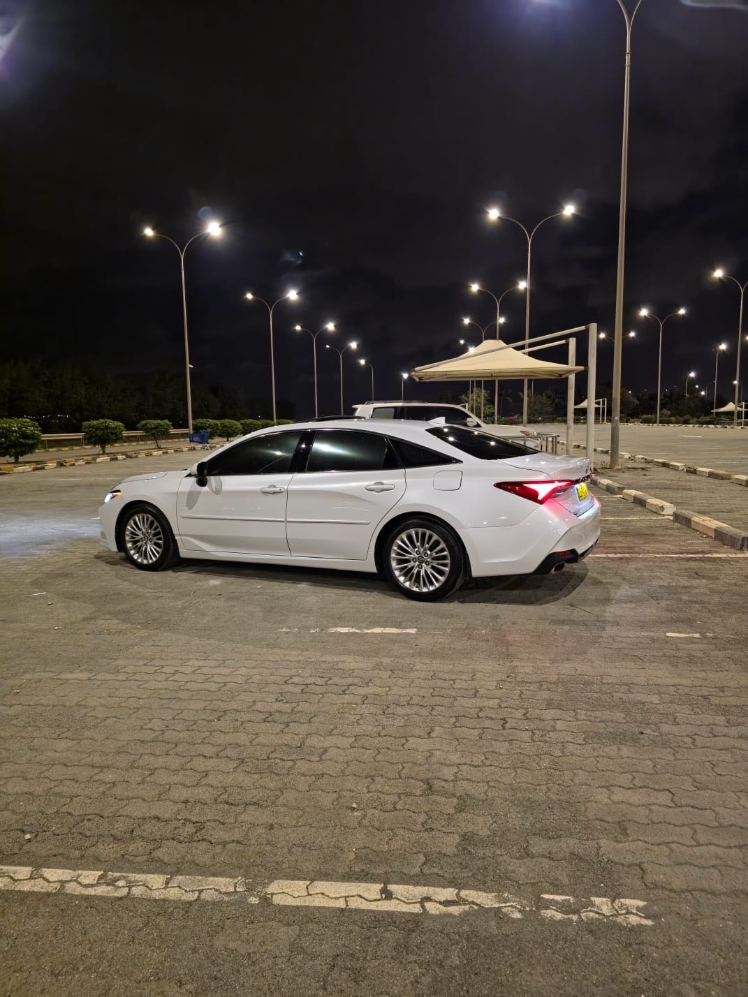 Car Image 2019 TOYOTA AVALON LIMITED