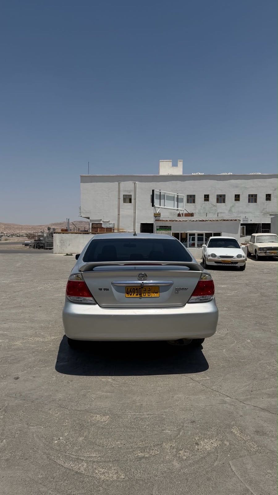 Car Image 2005 TOYOTA CAMRY LE