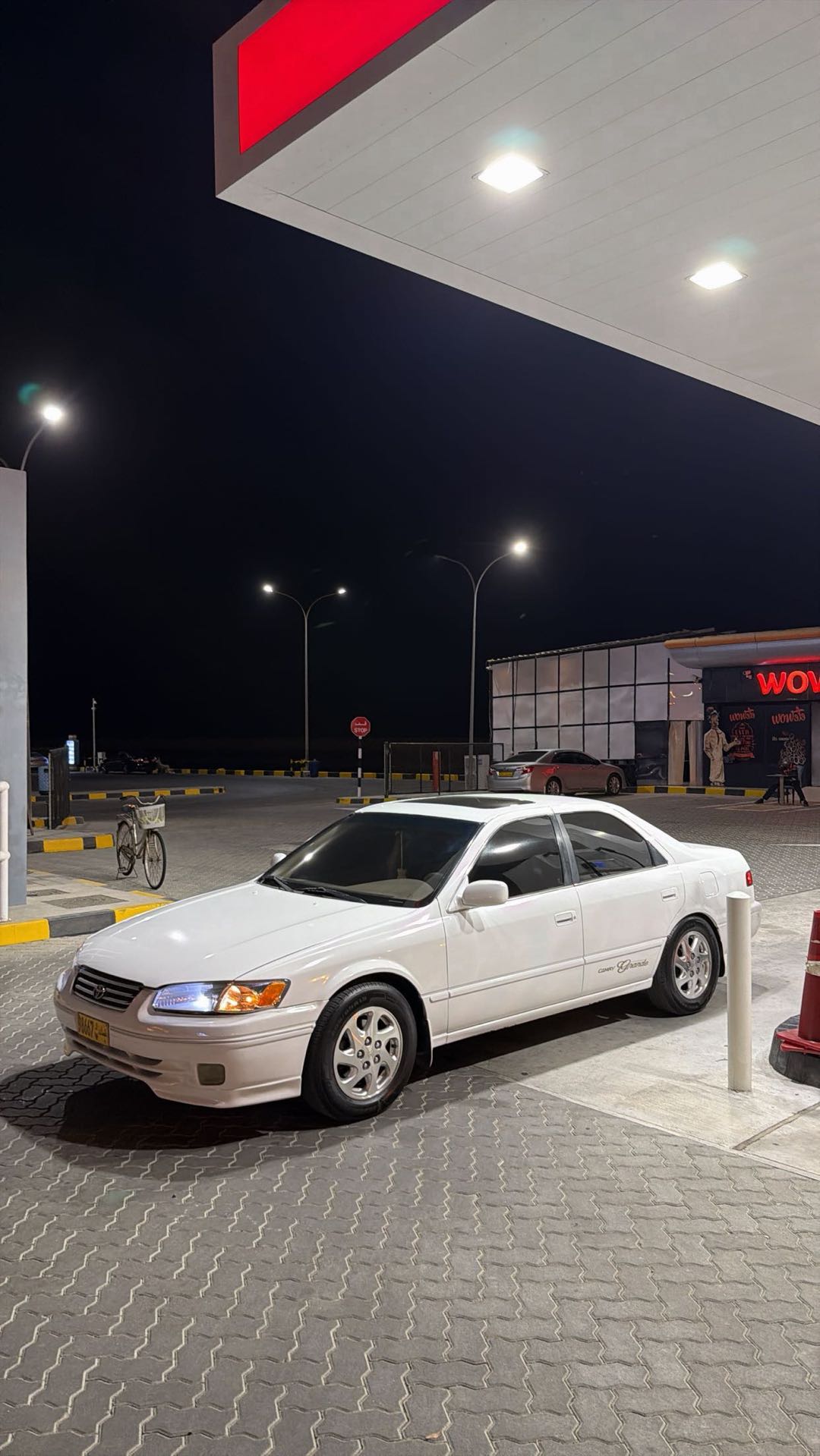 Car Image 1999 TOYOTA CAMRY SE