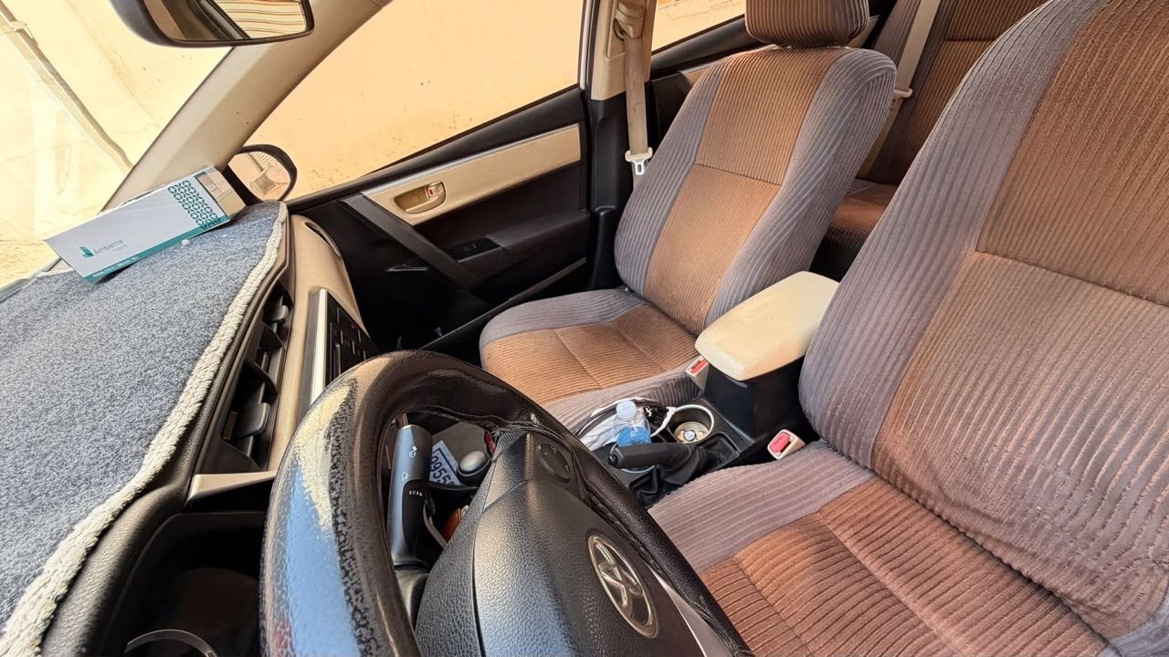 Car Image 2019 TOYOTA COROLLA XLI