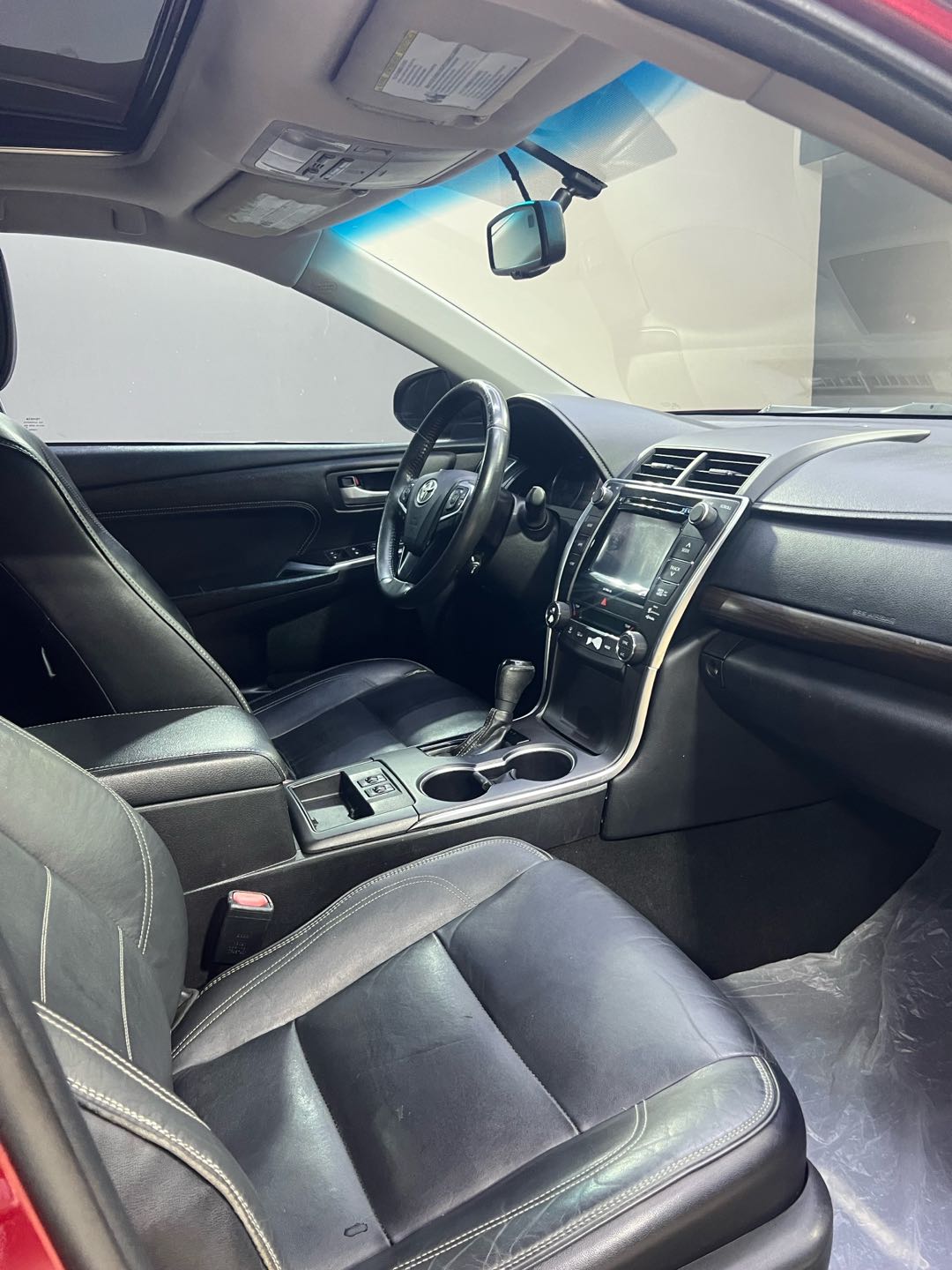 Car Image 2016 TOYOTA CAMRY XLE