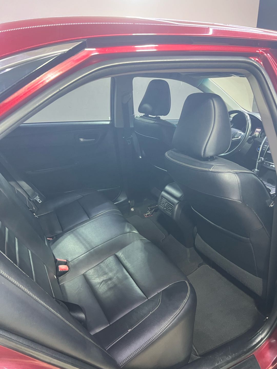 Car Image 2016 TOYOTA CAMRY XLE