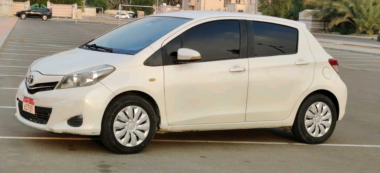 Car Image 2013 TOYOTA YARIS SE