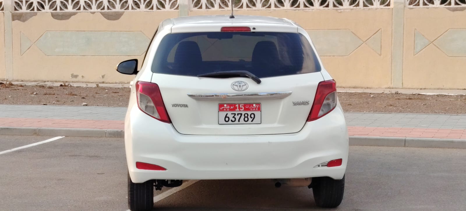 Car Image 2013 TOYOTA YARIS SE
