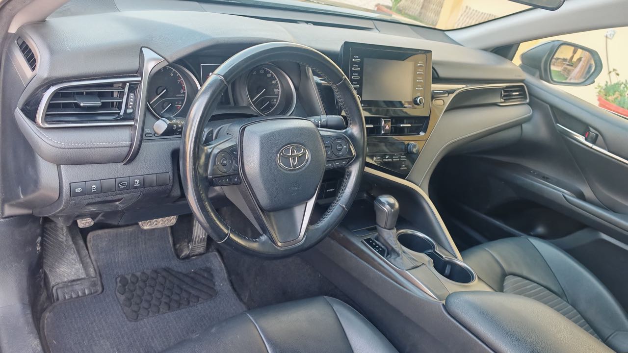 Car Image 2021 TOYOTA CAMRY SE