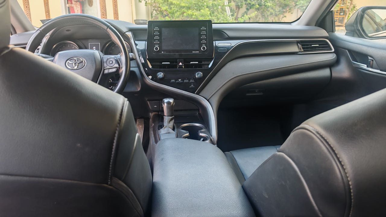 Car Image 2021 TOYOTA CAMRY SE