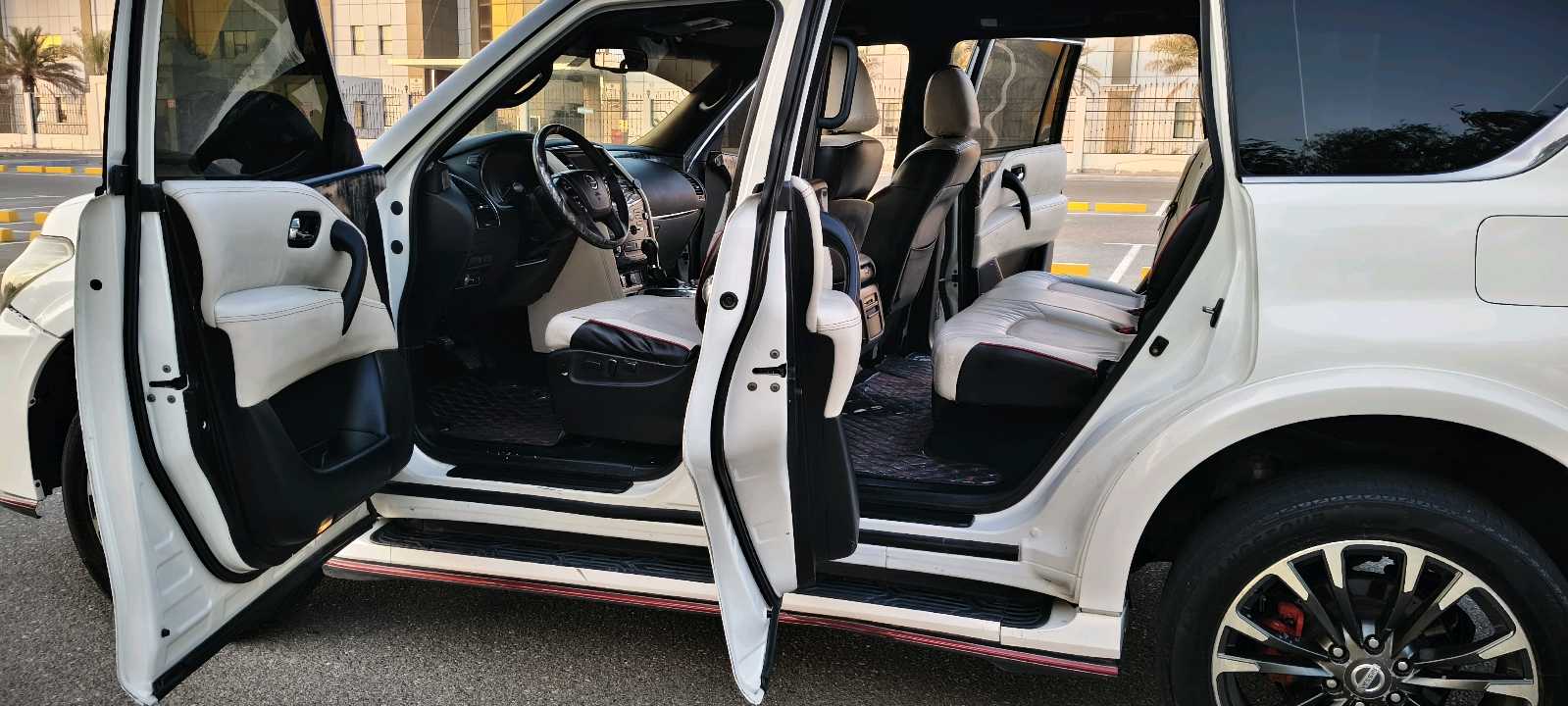 Car Image 2012 NISSAN PATROL SE