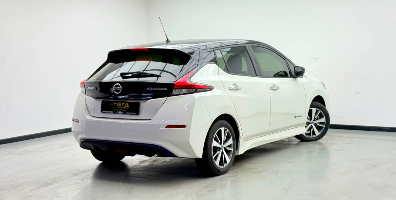 Car Image 2019 NISSAN Leaf S