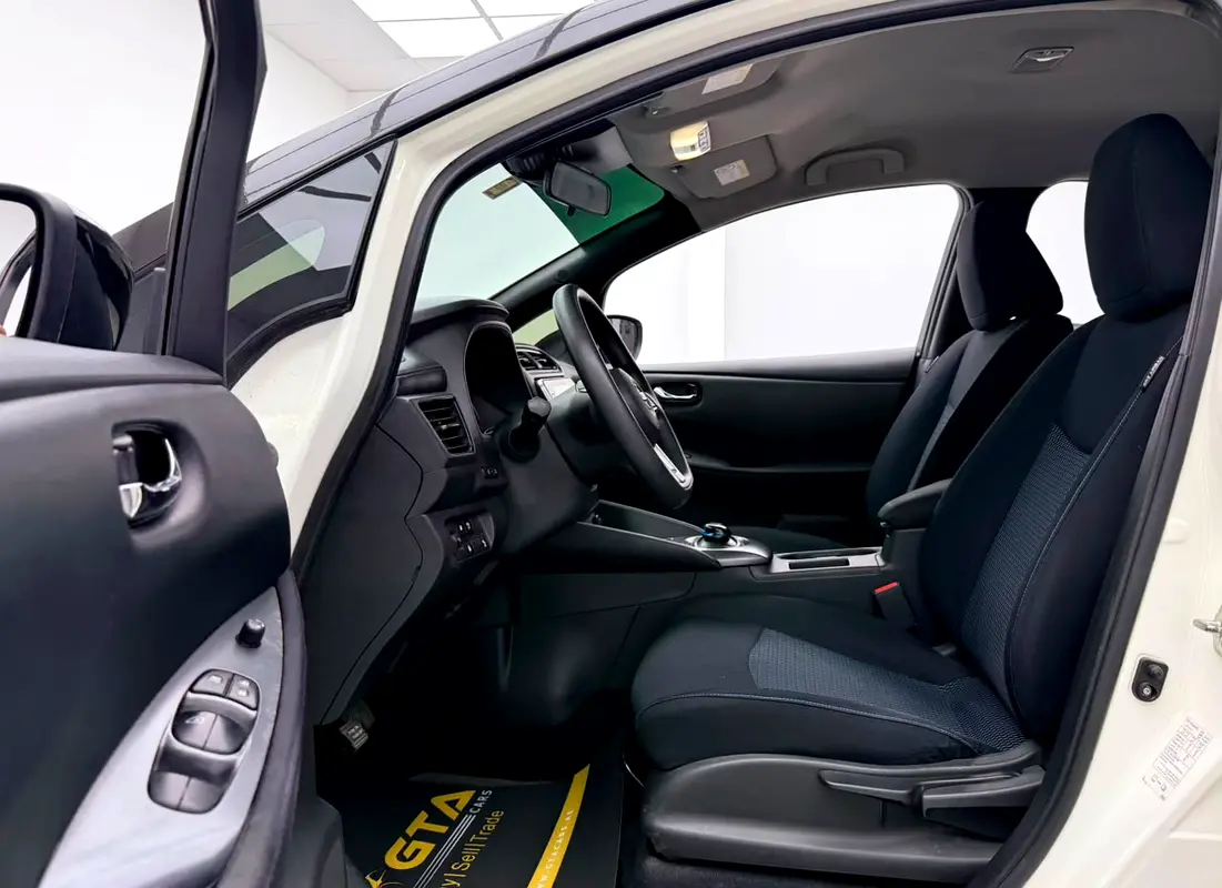 Car Image 2019 NISSAN Leaf S