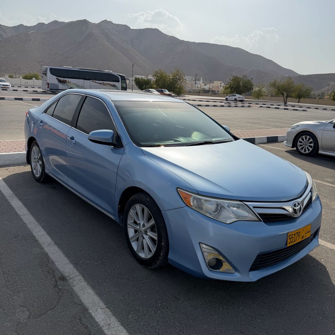 Car Image 2013 TOYOTA CAMRY XLE