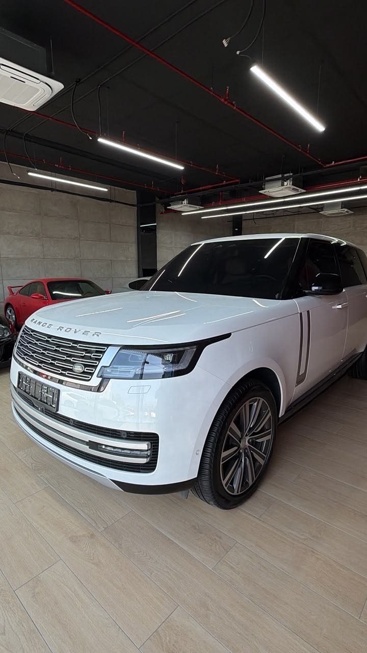 Car Image 2023 LAND ROVER VOGUE Autobiography