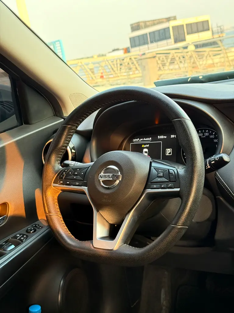 Car Image 2021 NISSAN KICKS SR