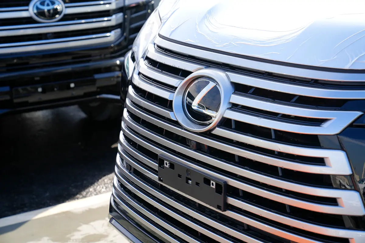Car Image 2026 LEXUS LX 700 H
