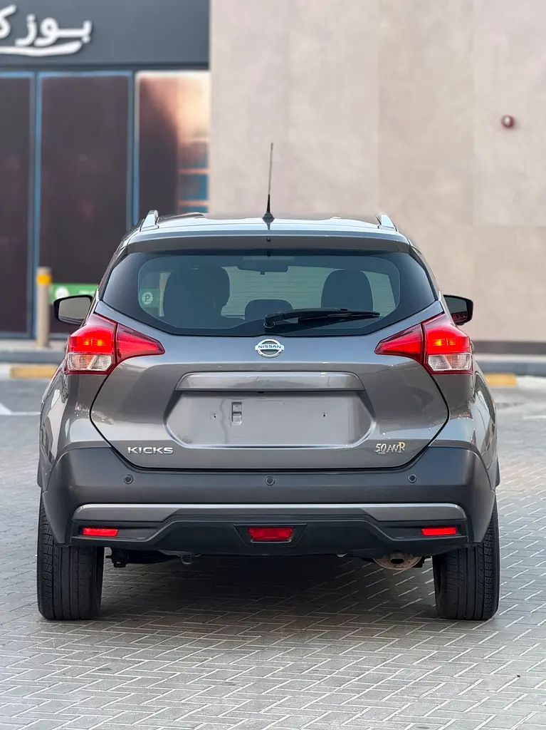 Car Image 2018 NISSAN KICKS 