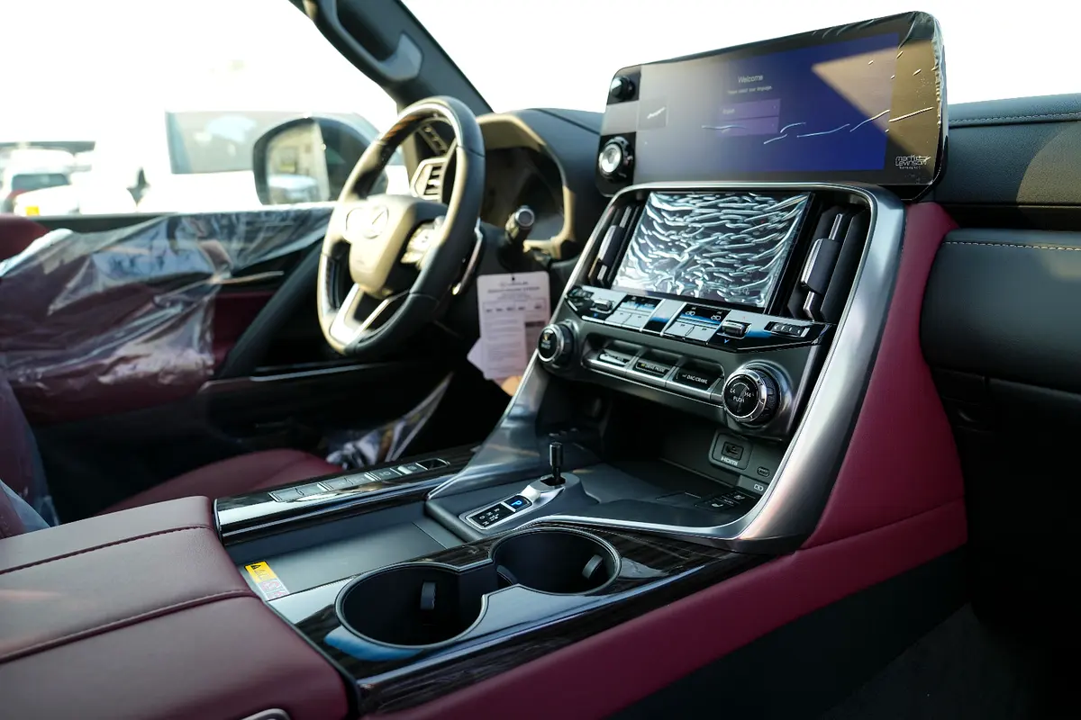 Car Image 2026 LEXUS LX 700 H