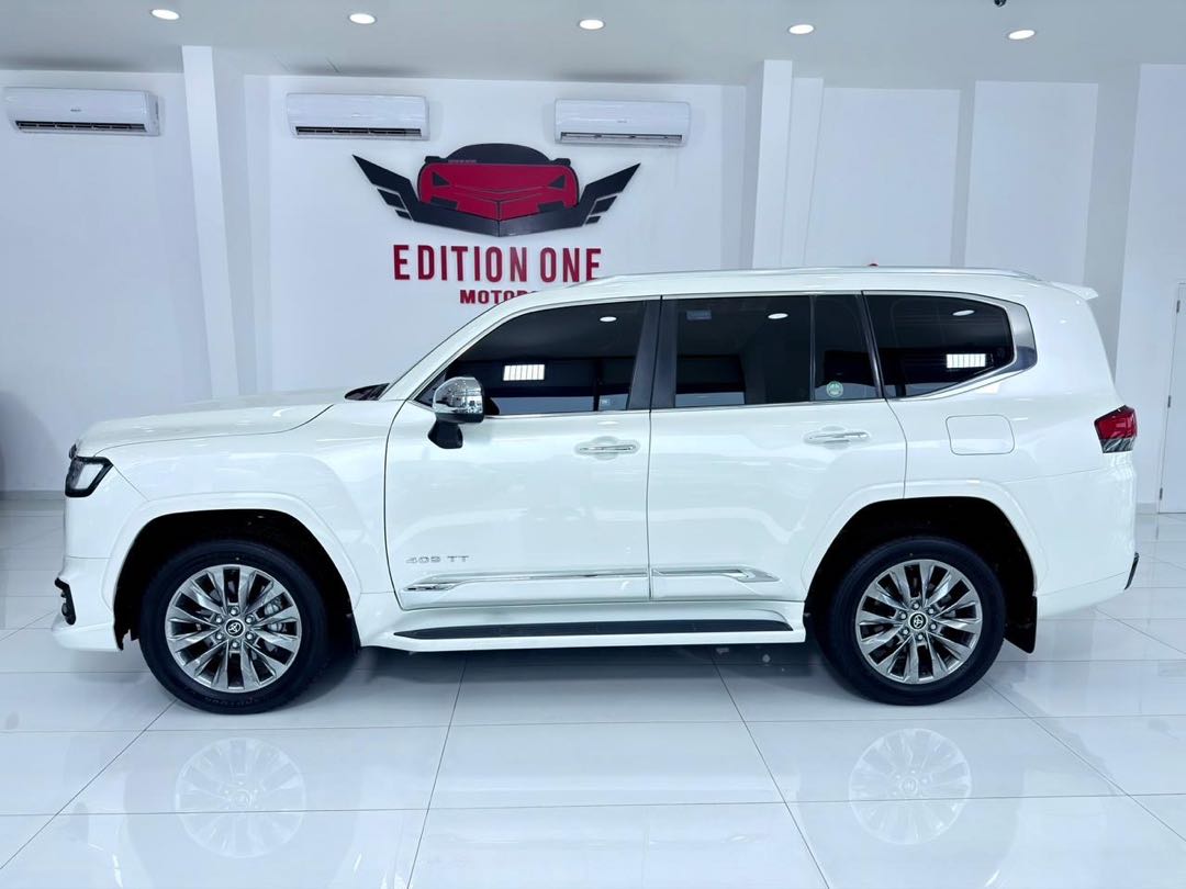 Car Image 2024 TOYOTA LAND CRUISER VX.R