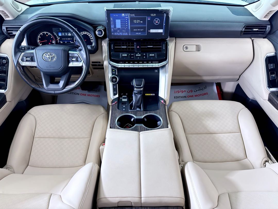 Car Image 2024 TOYOTA LAND CRUISER VX.R