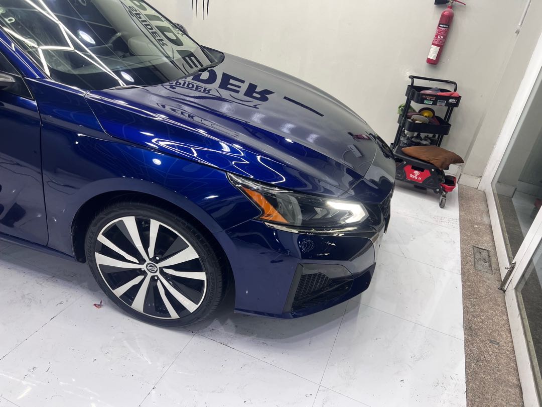 Car Image 2019 NISSAN ALTIMA SR