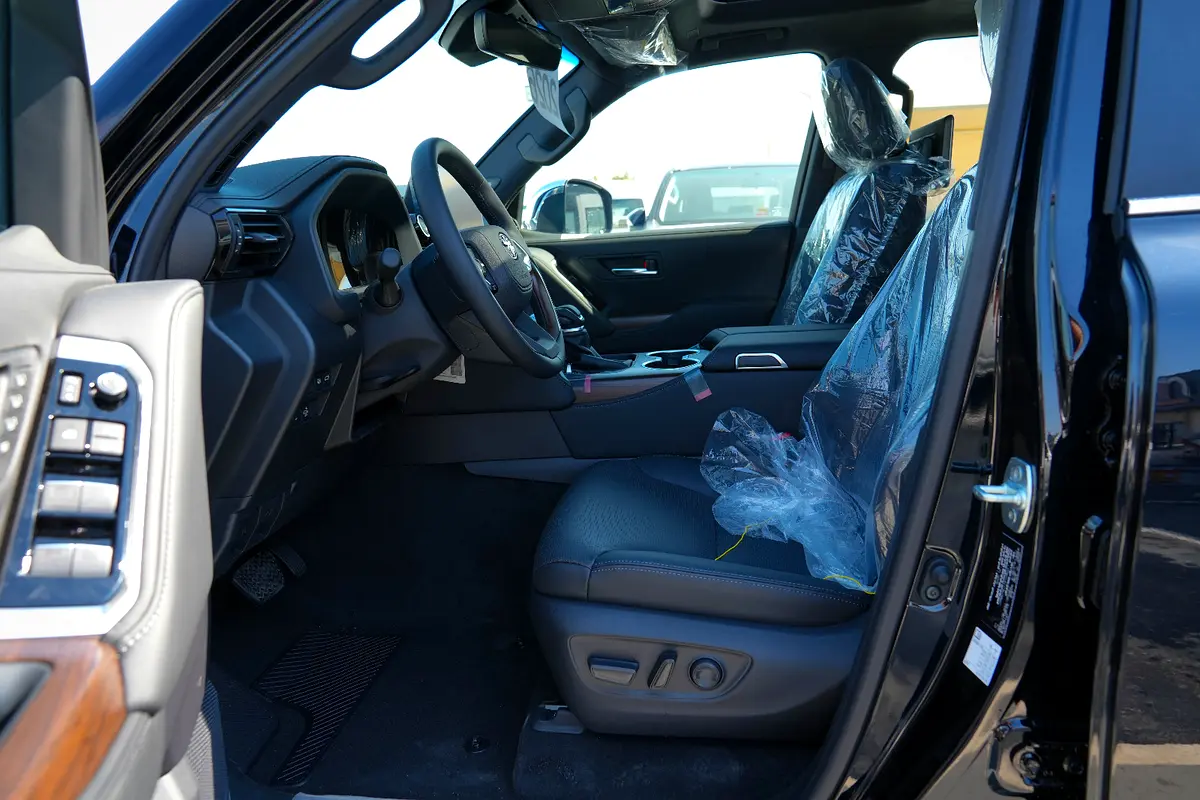 Car Image 2026 TOYOTA LAND CRUISER VX
