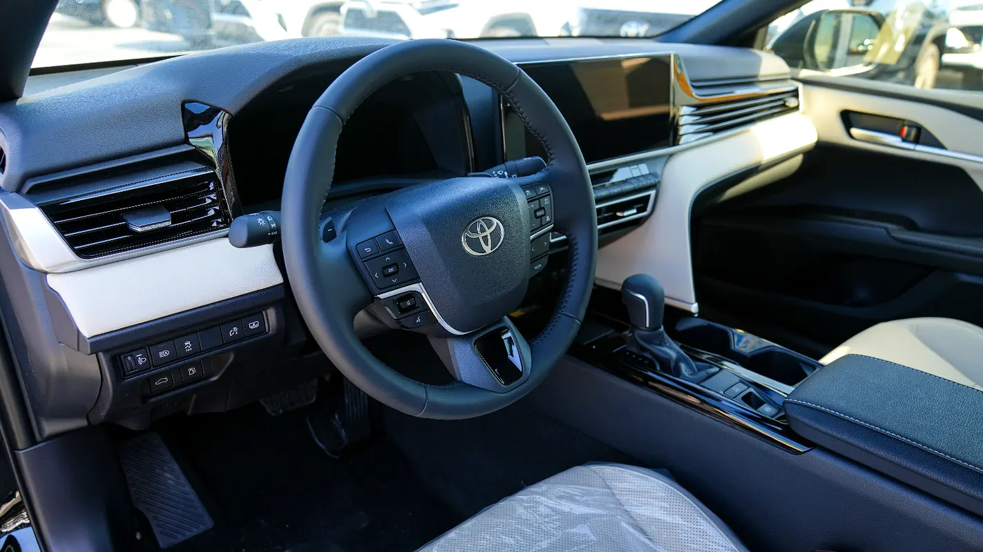 Car Image 2026 TOYOTA CAMRY GLE