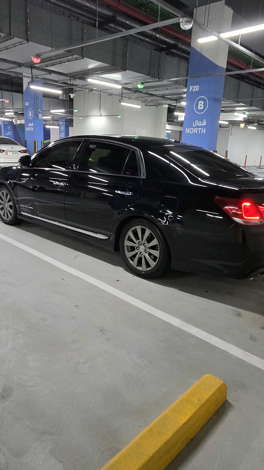 Car Image 2011 TOYOTA AVALON LIMITED