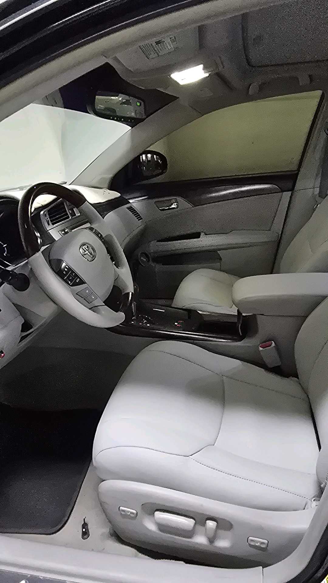 Car Image 2011 TOYOTA AVALON LIMITED