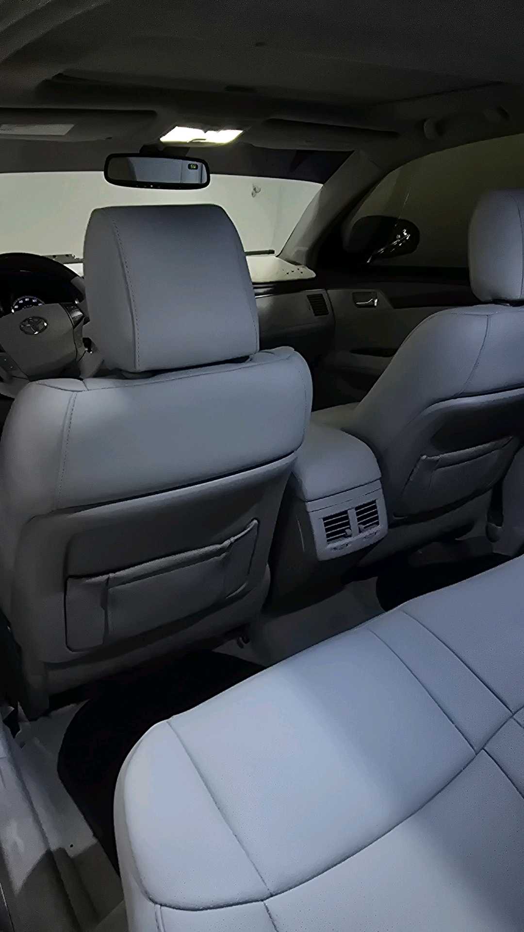 Car Image 2011 TOYOTA AVALON LIMITED