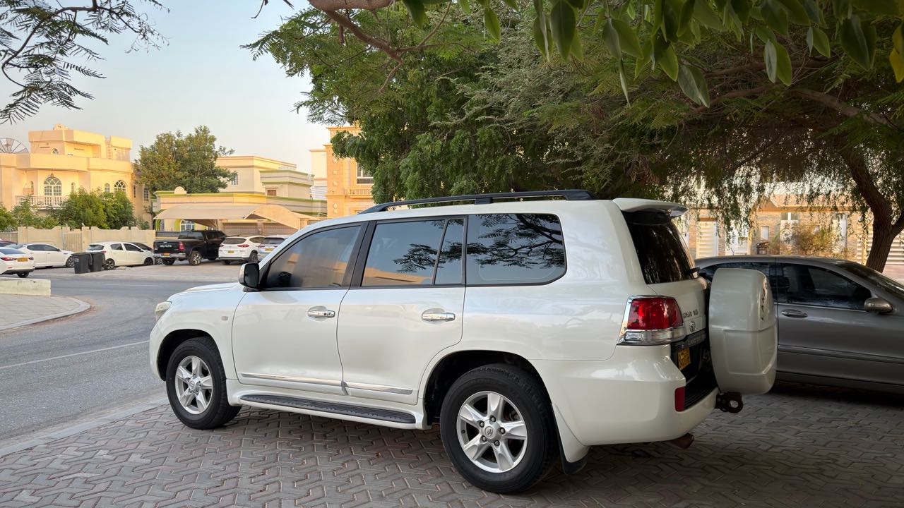 Car Image 2008 TOYOTA LAND CRUISER GX.R