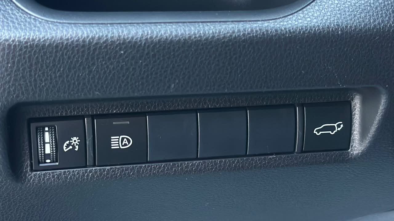 Car Image 2019 TOYOTA RAV4 XLE