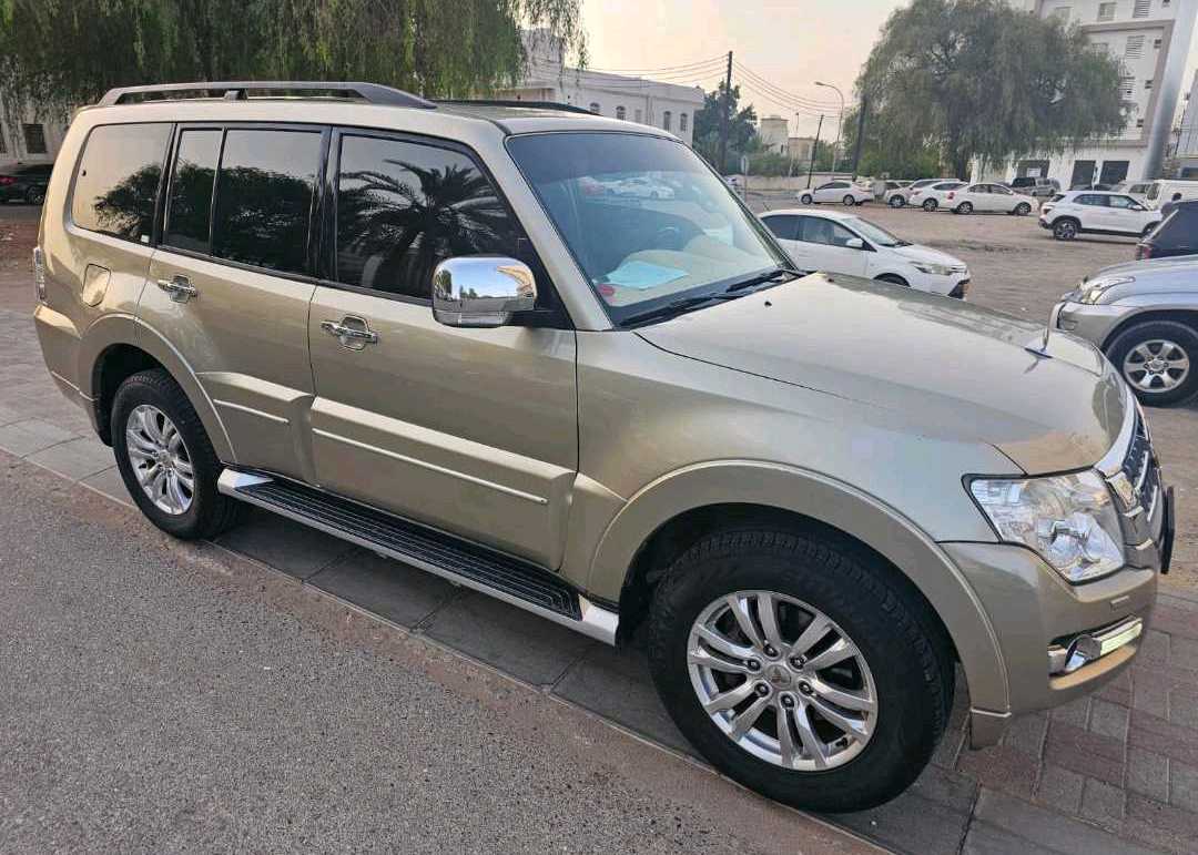 MITSUBISHI PAJERO 2020
