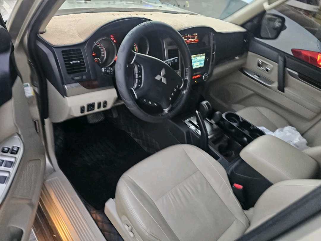 MITSUBISHI PAJERO 2020