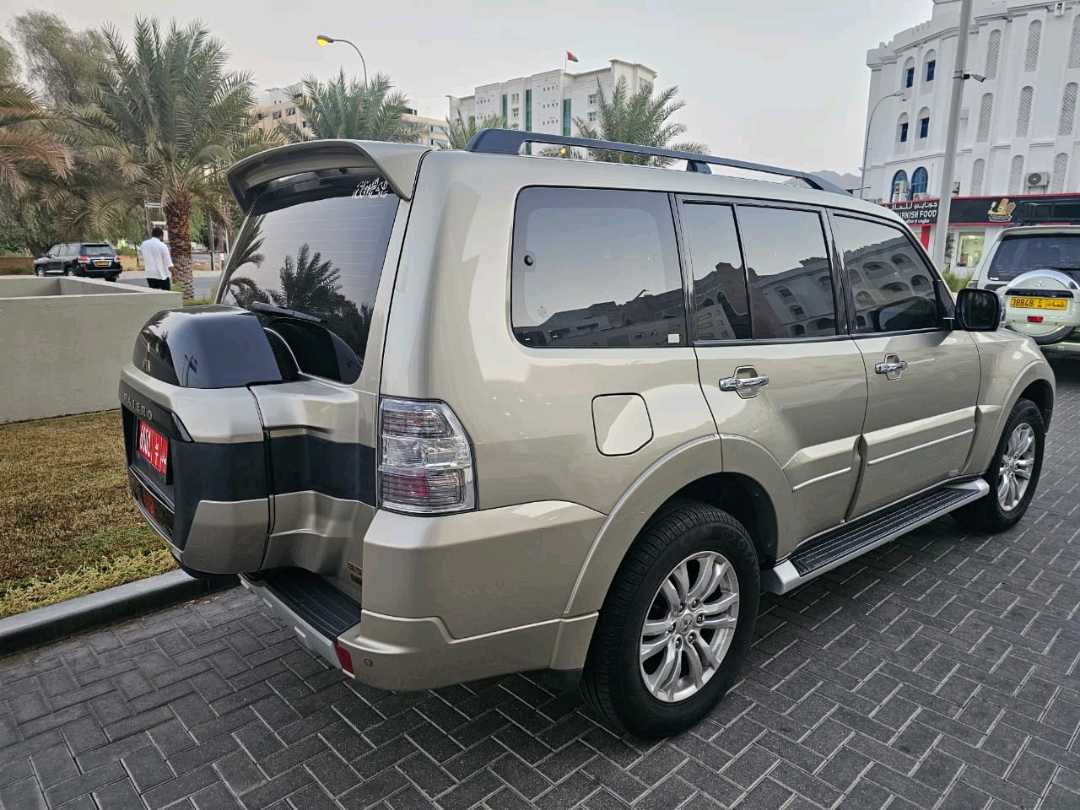 MITSUBISHI PAJERO 2020