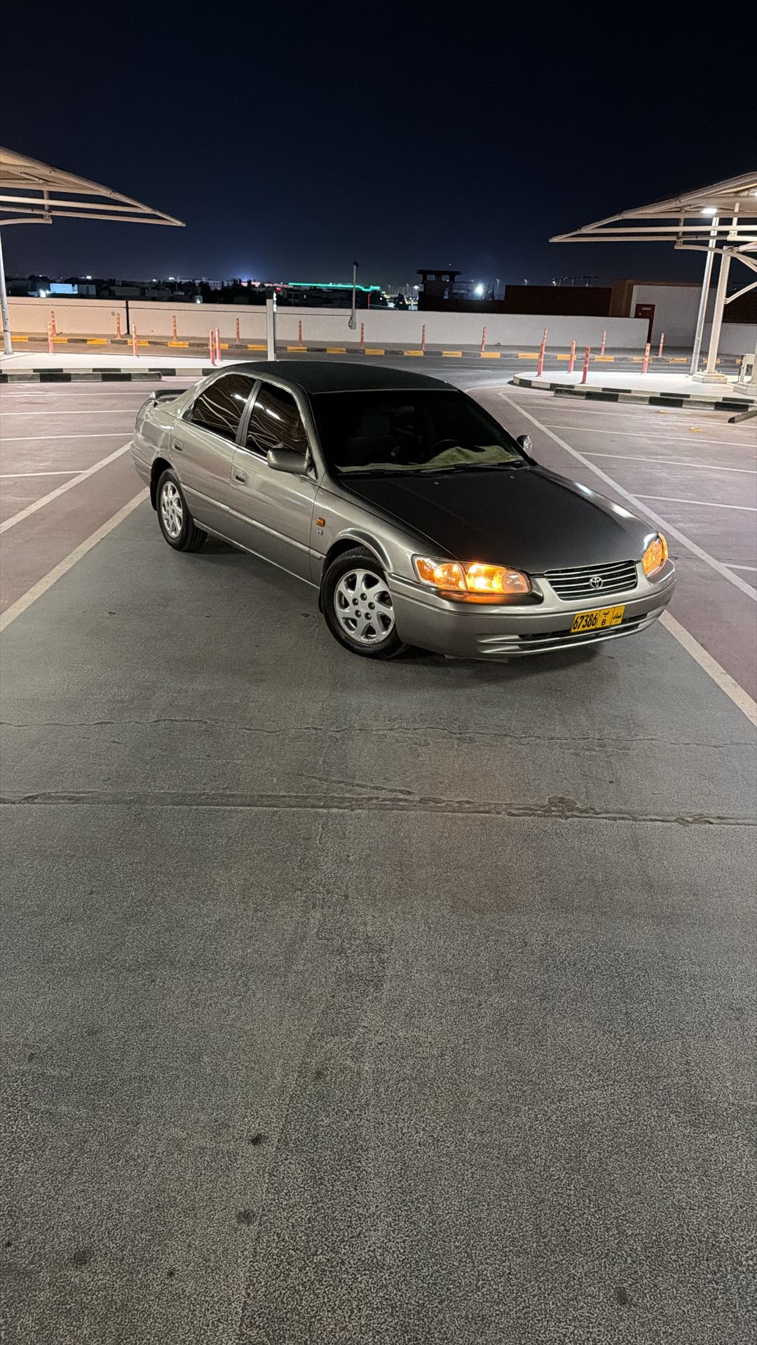 Car Image 1998 TOYOTA CAMRY SE