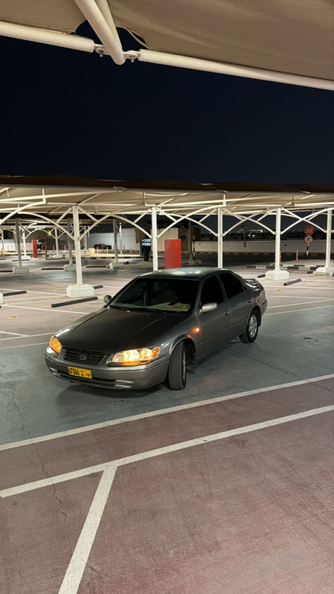 Car Image 1998 TOYOTA CAMRY SE