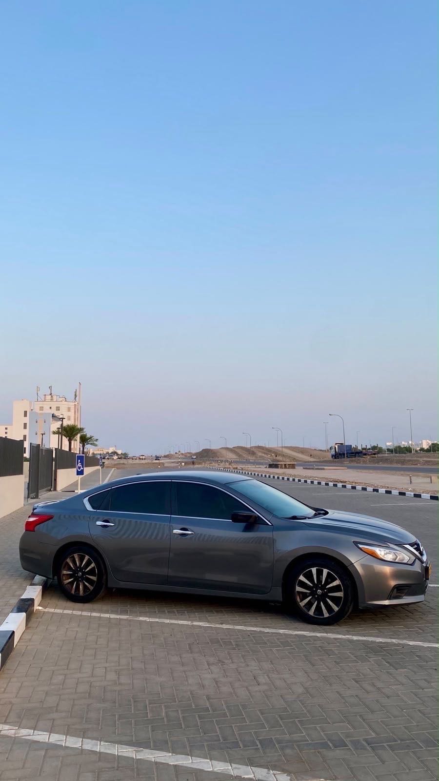 Car Image 2018 NISSAN ALTIMA SV