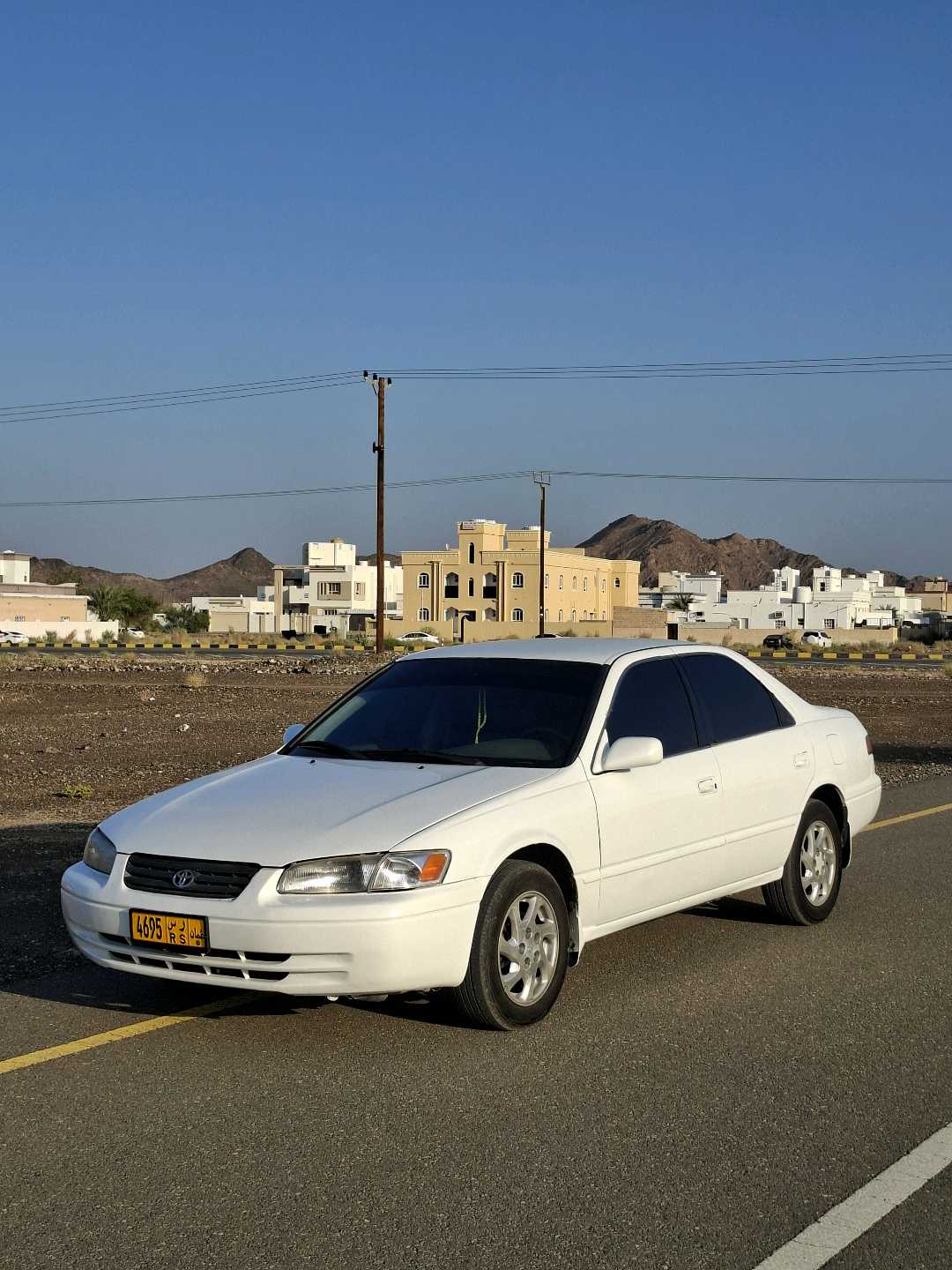 Car Image 1998 TOYOTA CAMRY SE