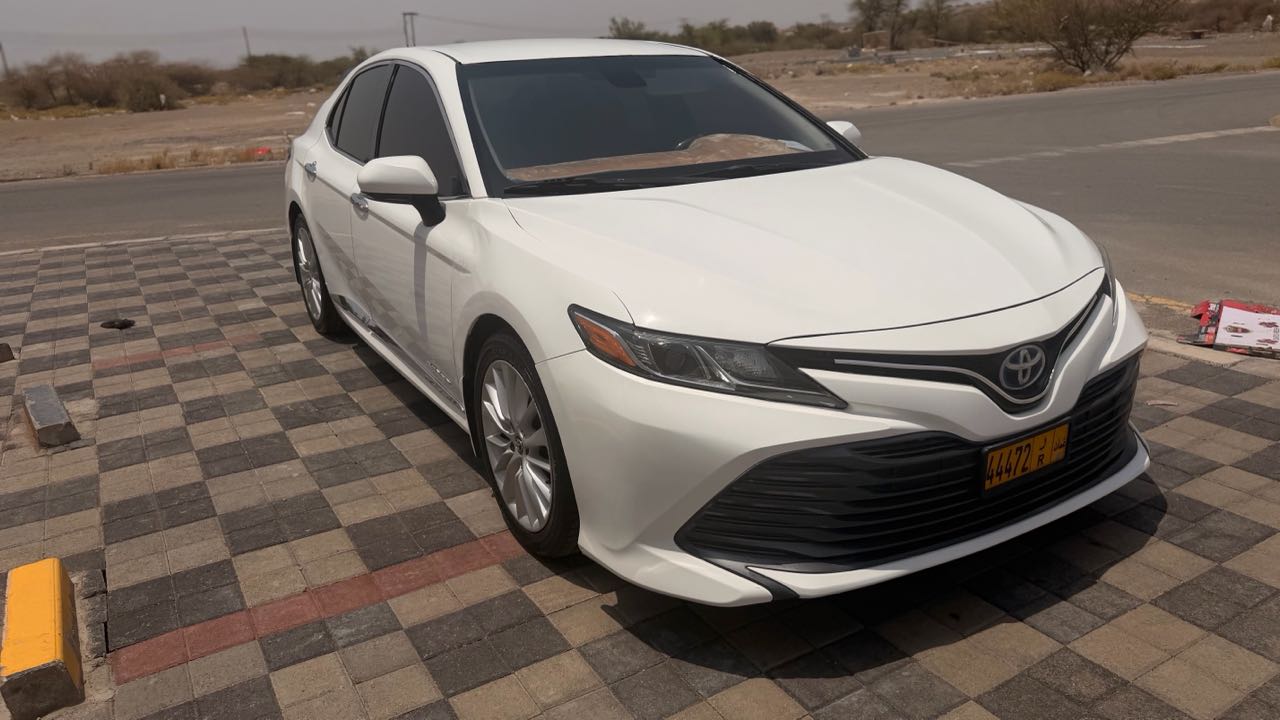 Car Image 2018 TOYOTA CAMRY LE
