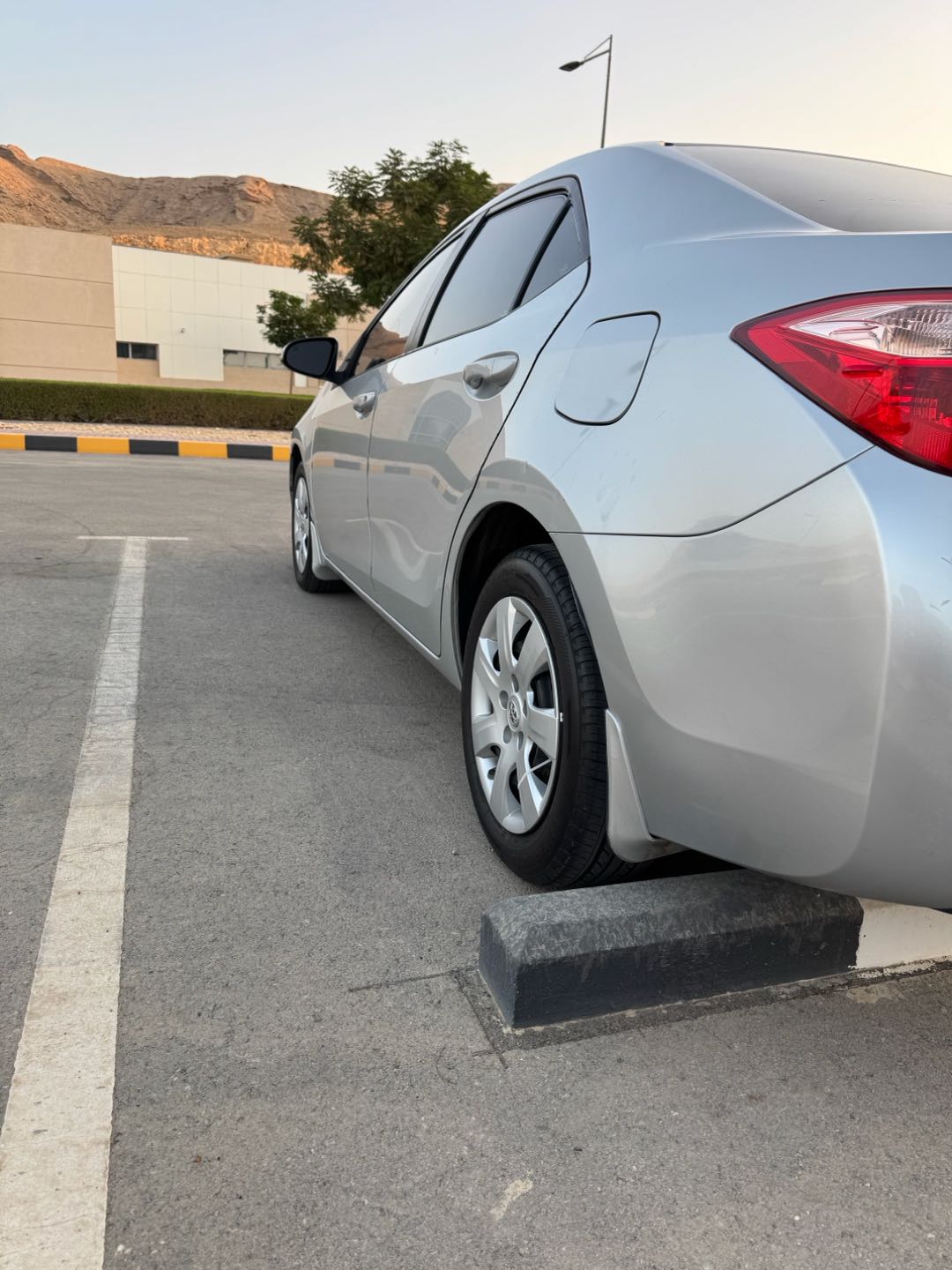 Car Image 2018 TOYOTA COROLLA L