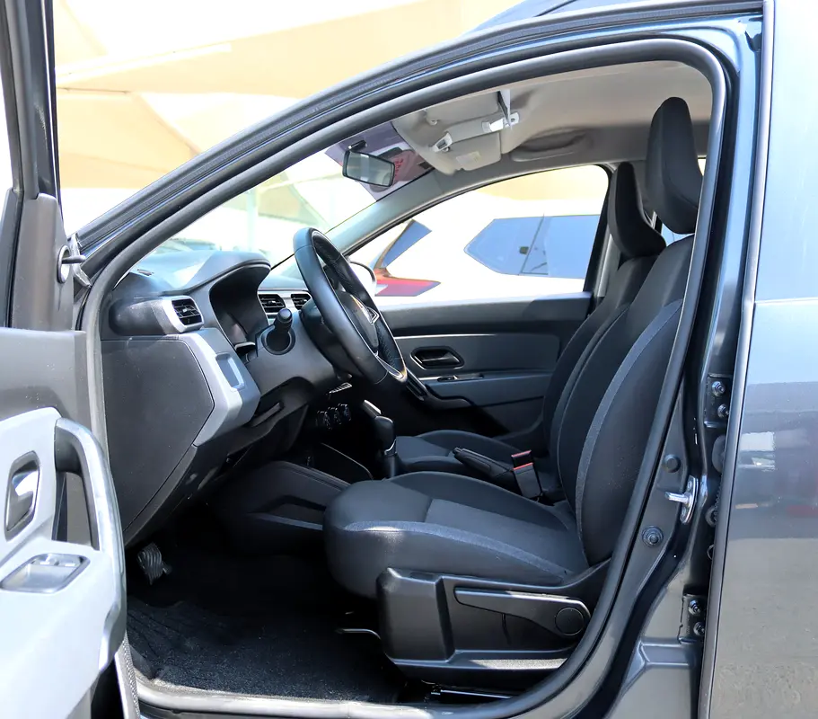 Car Image 2025 RENAULT DUSTER Base