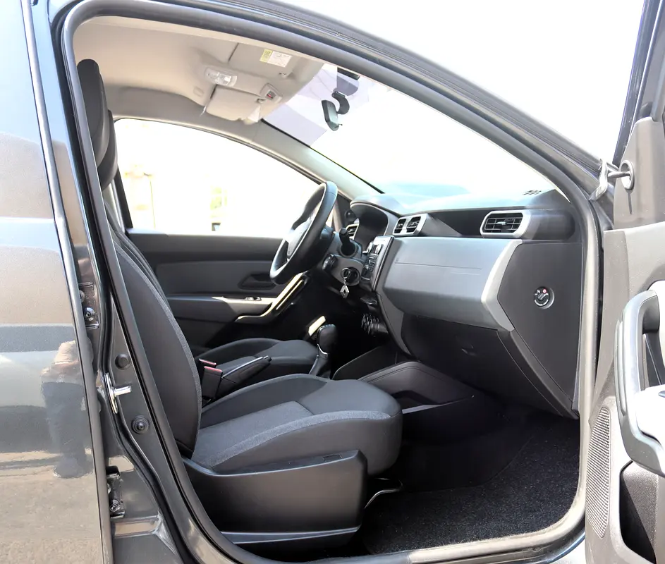 Car Image 2025 RENAULT DUSTER Base
