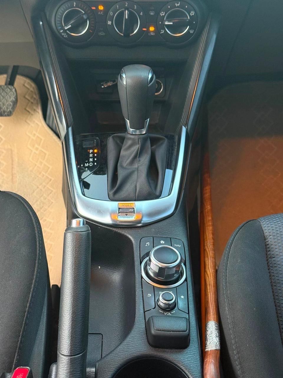 Car Image 2018 TOYOTA YARIS 1.5