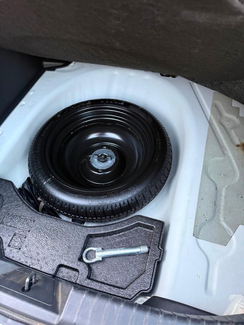 Car Image 2018 TOYOTA YARIS 1.5